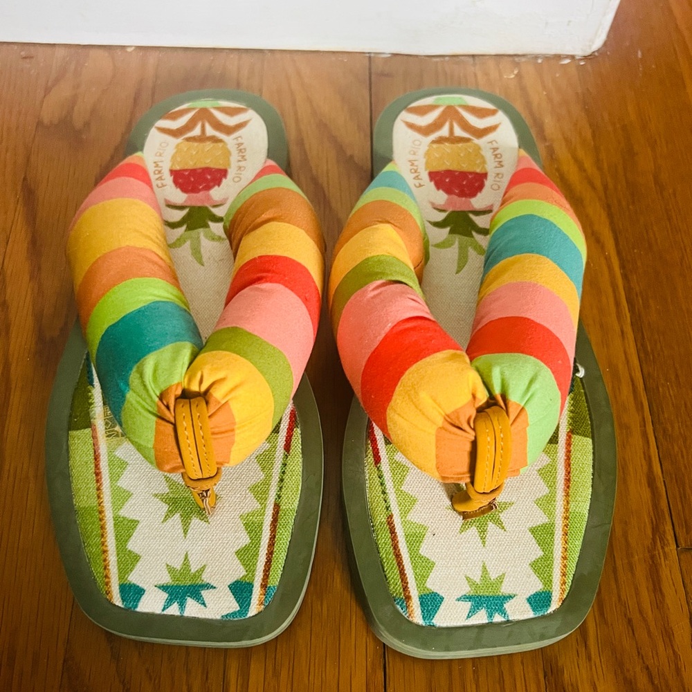 Farm Rio stripe puffy sandals size 8 ~ NEW, never worn